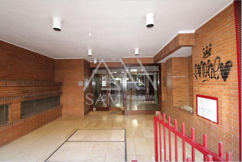 Foto ec2e60e0-71a0-4379-b77d-29e02c0673b5. Oficina a Sant Andreu de Palomar Barcelona