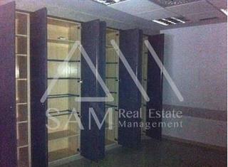 Business premise  De la vila