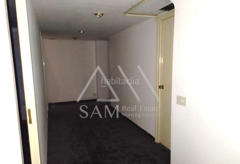 Foto 45dafbeb-b704-4a79-be8e-18a5bba56532. Local comercial en Centre - Passeig i Rodalies Manresa