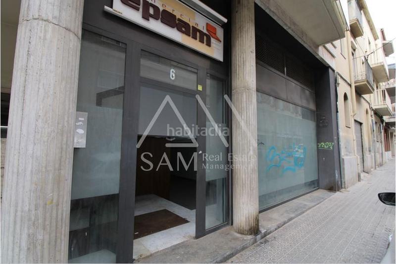Foto 35caf9dd-7880-4790-8cef-76202f7d7d4e. Local comercial a Plaça Catalunya Manresa