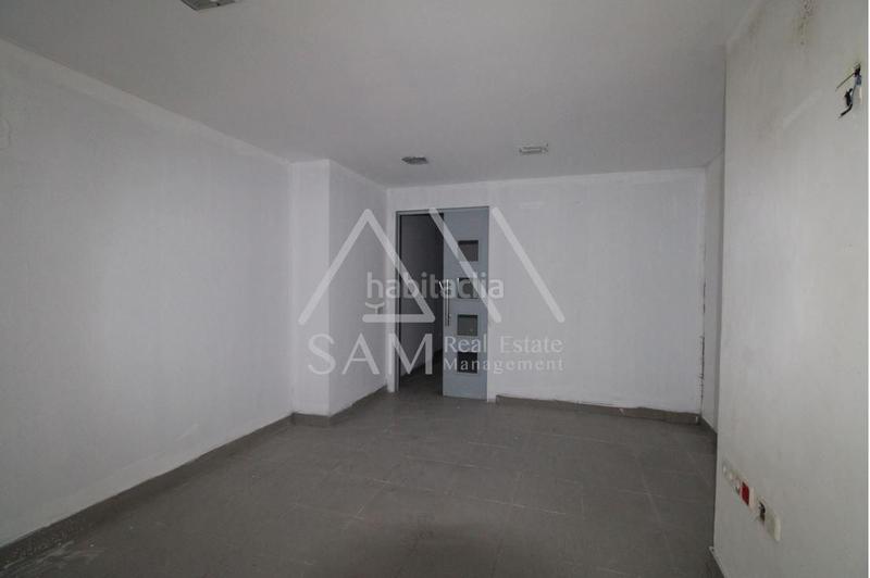 Foto 4dd20833-eba8-4f75-85f1-1e79a93b0d13. Local comercial a Plaça Catalunya Manresa