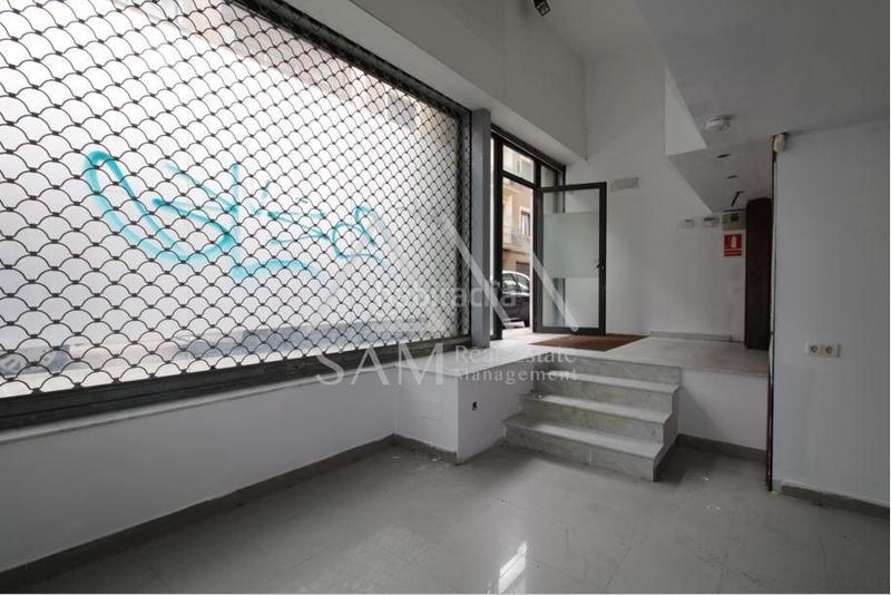 Foto d3874f81-f2b6-45d6-ada7-b6c9f02c5ca9. Local comercial a Plaça Catalunya Manresa