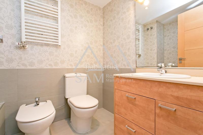 Foto 5f52f30f-cf61-4916-87f7-17b6985f7fa9. Planta baixa a Sant Gervasi - Bonanova Barcelona