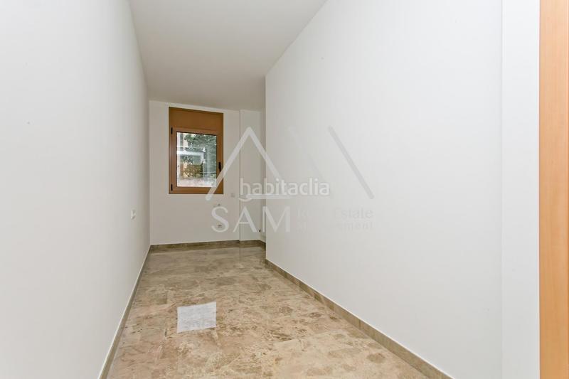 Foto e0550996-fc8c-43bb-ae9e-d5af886aaa9a. Planta baixa a Sant Gervasi - Bonanova Barcelona