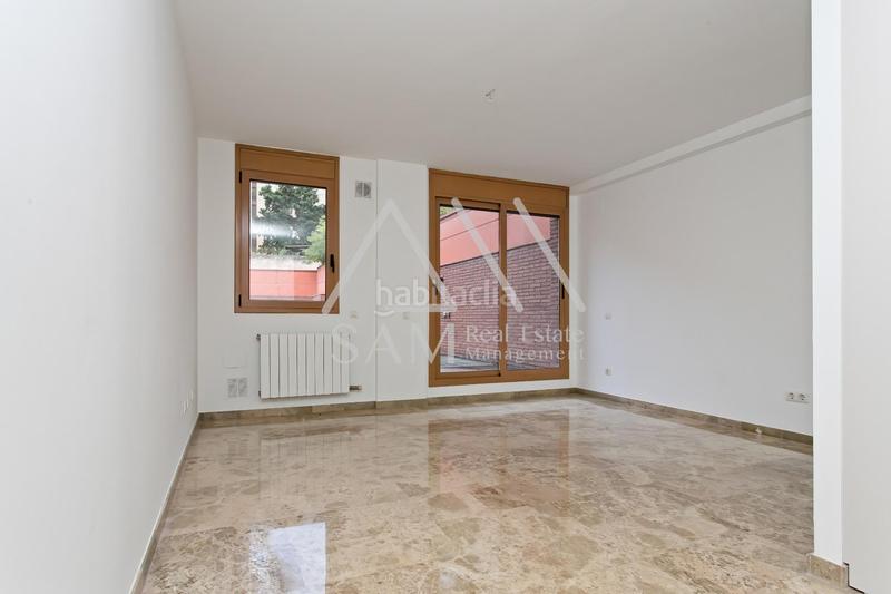 Foto f4447bc6-b7bb-4d61-a4c3-471424dc6356. Planta baixa a Sant Gervasi - Bonanova Barcelona