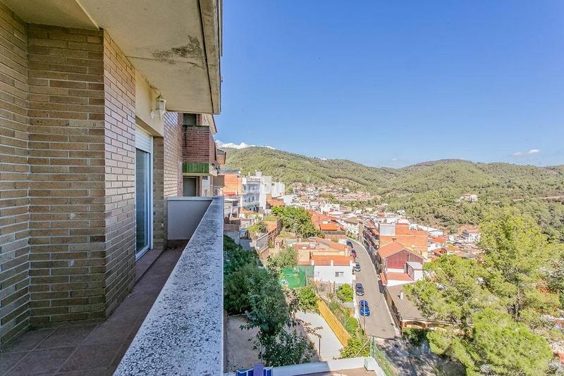 Foto 1389fd3f-86a5-412f-acf7-edc502c27050. Chalet  adosado en sant climent en Sant Climent de Llobregat