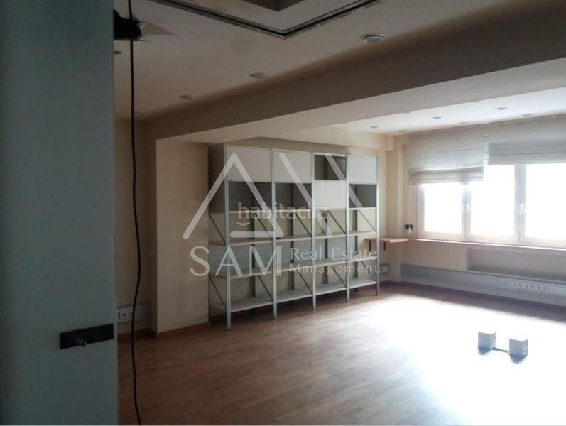 Foto f01f5794-9348-49db-b07e-33f13cbc9171. Büro mit parking in Fort Pienc Barcelona