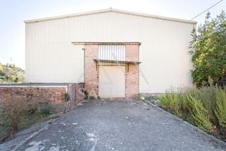 Bâtiment à usage industriel à Barri Antic. Nave industrial en venta en manresa  amplia y bien ubicada