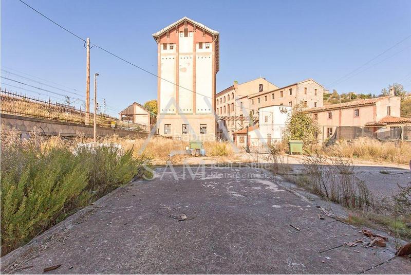 Foto 63337fbd-22c4-4223-a0d0-06ea6a081d9a. Capannone industriale in Barri Antic Manresa