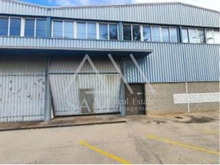 Nau industrial a Abrera
