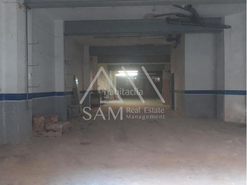 Foto c6f89d6b-f2cb-459e-b97a-f8b2a382da38. Local comercial en Plaça Catalunya Manresa