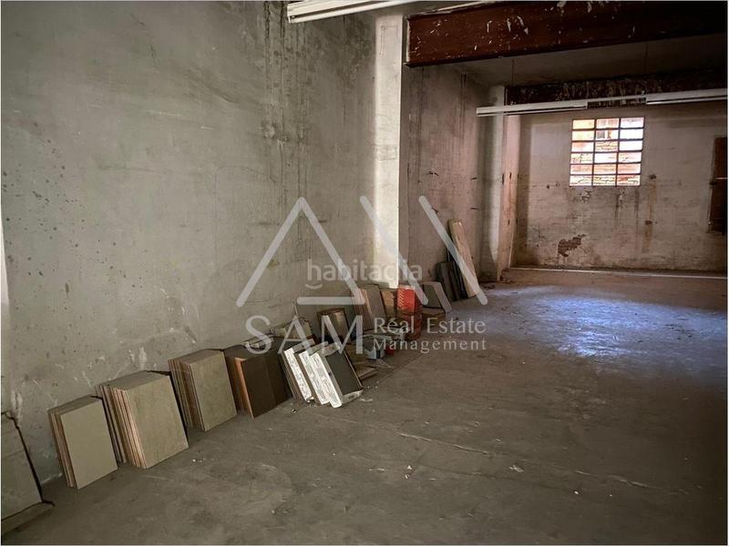 Foto e0b756ce-fa2e-4e57-b84c-8437b046ad52. Local comercial en Plaça Catalunya Manresa