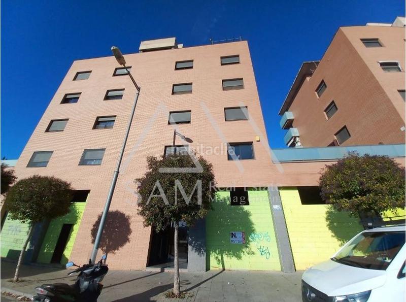 Foto 2070f3ab-e5a6-44ff-9eed-0d53d4cc152b. Local comercial  buena ubicación en Lleida