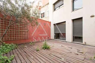 Rez-de-chaussée à Poblenou. Planta baja tipo dúplex  con espectacular terraza junto al salón
