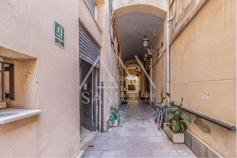 Foto fdcb4326-af83-4e24-9af5-2b4eda821e92. Business premise in Raval Barcelona