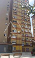 Appartement à Llefià. Piso de origen con muchas posibilidades en el casco urbano