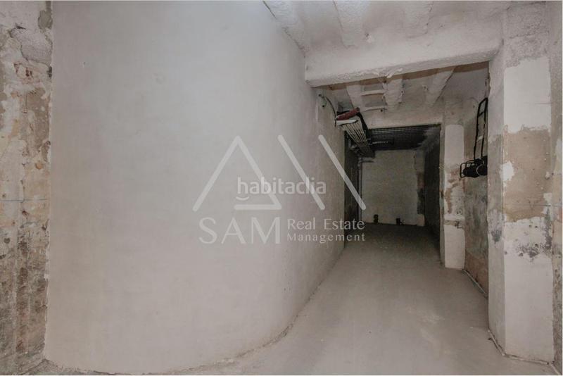 Foto 182ed38e-40d9-4c70-ad0a-a86d1e423d5e. Local comercial en Raval Barcelona