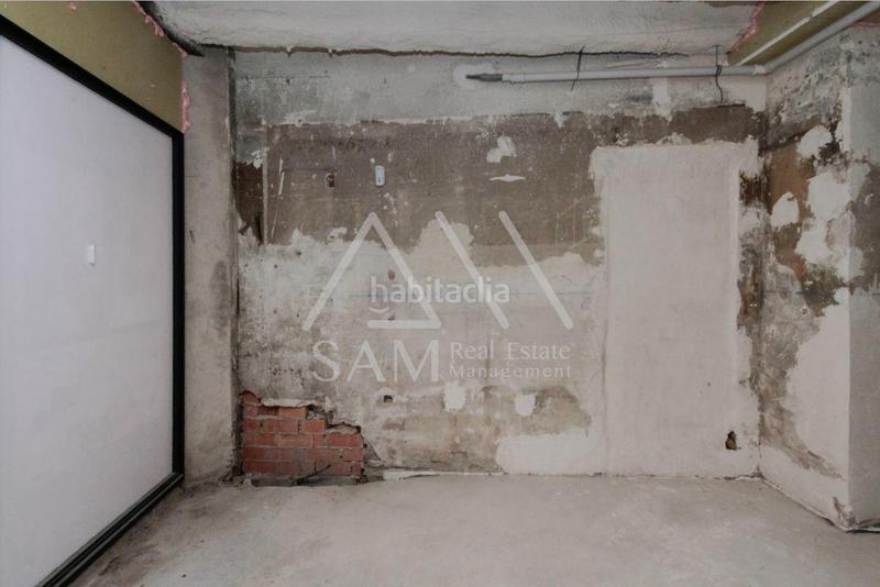 Foto ce3870e0-ccec-40e2-bc95-8e07479c1b17. Local comercial en Raval Barcelona