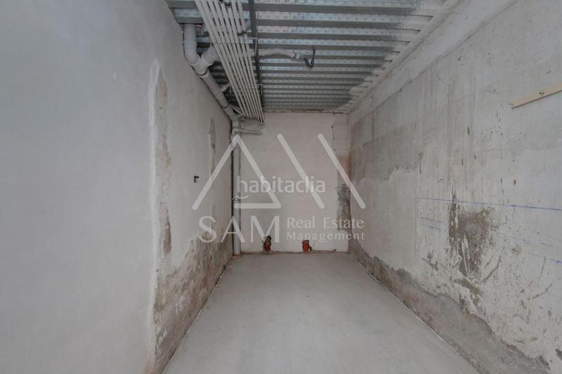 Foto f90c01da-2740-41e5-aa4e-885b3ca15fed. Locale commerciale in Raval Barcelona