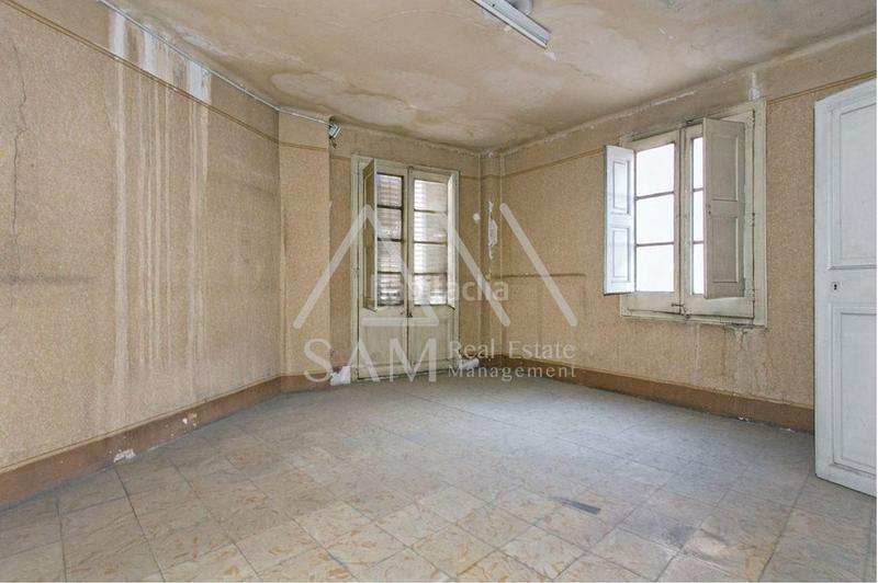 Foto c78dfb6e-df38-4710-84ac-0587348fb7a1. Edificio en Barri Antic Manresa