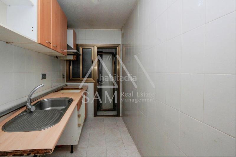 Foto 6d8e666b-a7ff-43f7-bd95-98695a7620a5. Planta baixa a Centre-Eixample-Can Llobet Barberà del Vallès