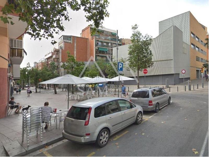 Foto e50947a3-7db0-4fea-8e9c-6e11db04fd04. Autoparkplatz in Prosperitat Barcelona