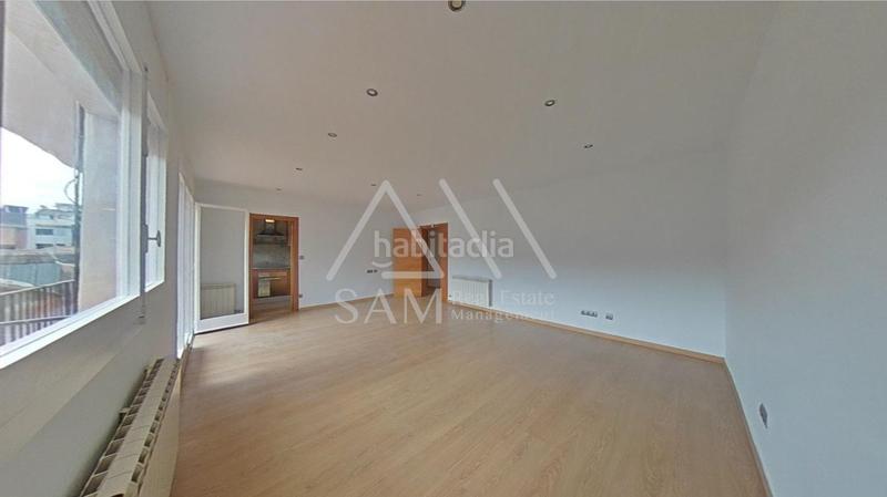 Foto 27687669-0435-4d92-b1d2-1cbc0799e65d. Piso en Font dels Capellans - Sagrada Familia Manresa