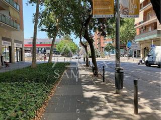 Local commercial à Centre