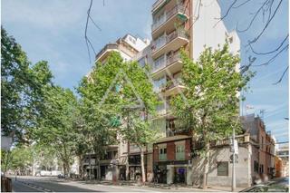 Building in El Camp de l´Arpa del Clot