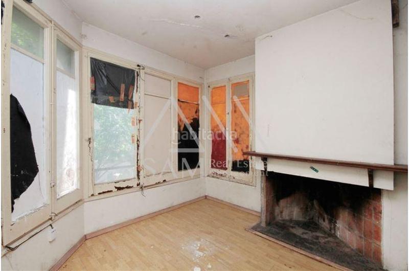 Foto bd0cc350-1366-4c13-a883-55d1b99370ac. Edifici a El Camp de l´Arpa del Clot Barcelona