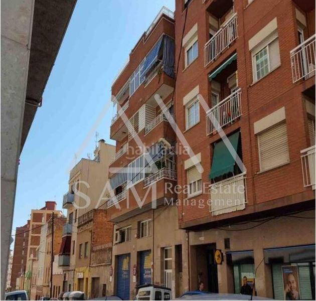 Foto f86a1d9b-89ea-4871-9f57-7a22c1f5bdd1. Pis a Llefià Badalona