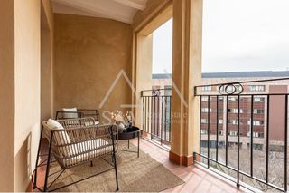 Pis a Raval. Vivienda exclusiva junto a plaza catalunya y calle pelayo, con p