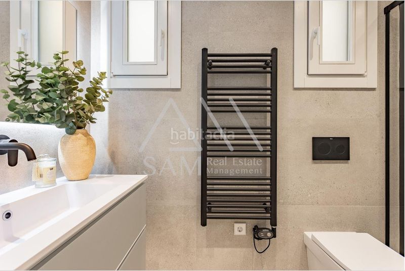 Piso vivienda exclusiva junto a plaza catalunya y calle pelayo, con piscina comunitaria en Barcelona - Imagen 33