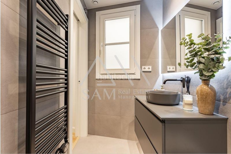 Piso vivienda exclusiva junto a plaza catalunya y calle pelayo, con piscina comunitaria en Barcelona - Imagen 40