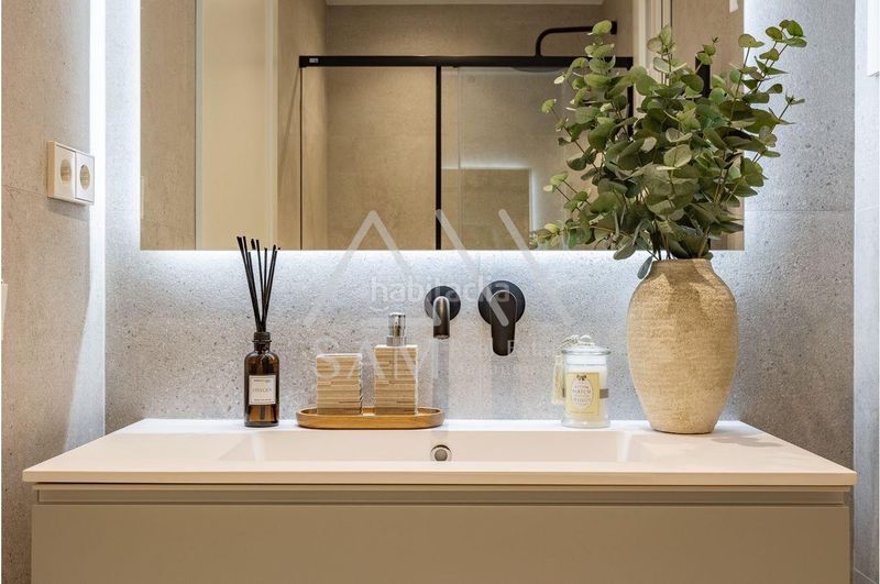 Piso vivienda exclusiva junto a plaza catalunya y calle pelayo, con piscina comunitaria en Barcelona - Imagen 31