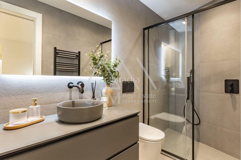 Piso vivienda exclusiva junto a plaza catalunya y calle pelayo, con piscina comunitaria en Barcelona - Imagen 38