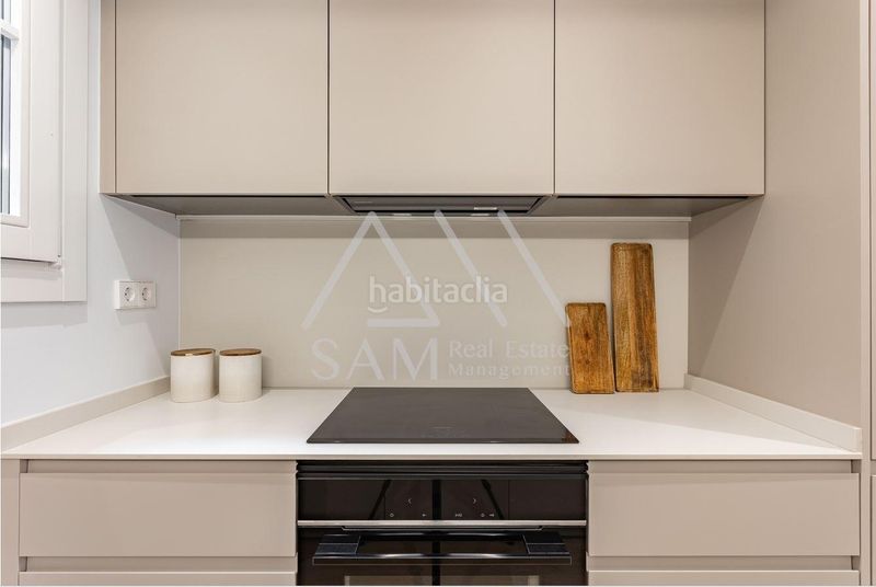 Piso vivienda exclusiva junto a plaza catalunya y calle pelayo, con piscina comunitaria en Barcelona - Imagen 19