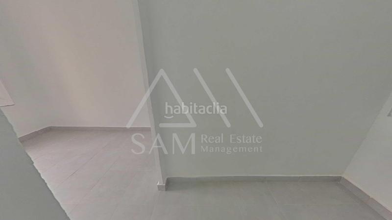 Foto cbd1954c-d8e4-40a0-a46c-ee00d18863dc. Flat in El Clot Barcelona