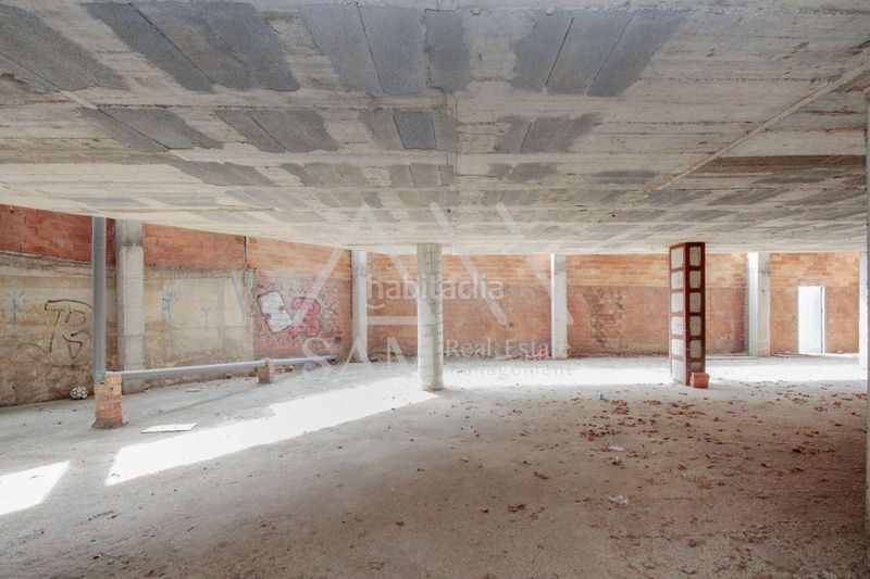 Foto 96de4952-eaca-46df-85f6-fb722c8b1221. Edificio in Serra d'en Camaró Sabadell