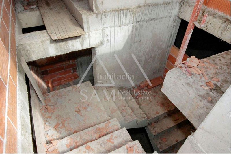 Foto e0efbf70-04cb-4879-9aa0-04daf2cd1d08. Edificio in Serra d'en Camaró Sabadell