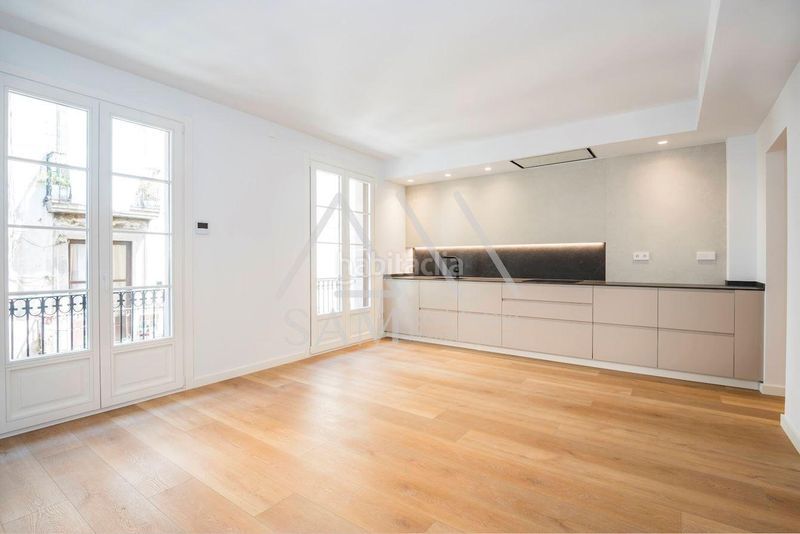 Piso vivienda exclusiva con piscina comunitaria en el corazón en Barcelona - Imagen 20