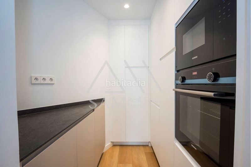 Piso vivienda exclusiva con piscina comunitaria en el corazón en Barcelona - Imagen 22