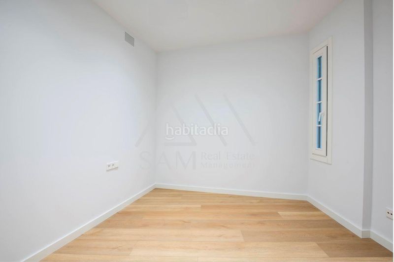 Piso vivienda exclusiva con piscina comunitaria en el corazón en Barcelona - Imagen 13