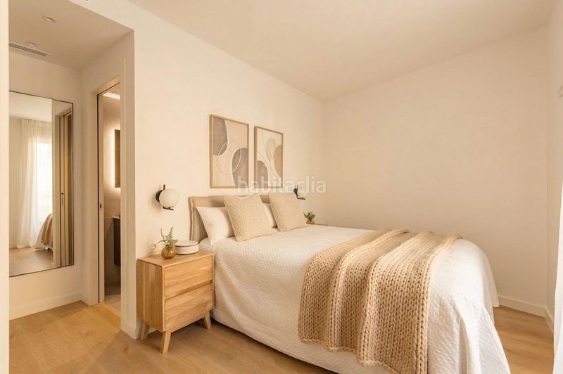 Piso vivienda exclusiva con piscina comunitaria en el corazón en Barcelona - Imagen 2