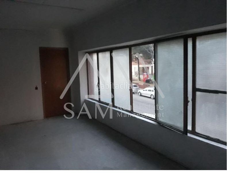 Foto 3b0cbe0e-d5b8-49bd-a399-39b6a6b0f4b0. Local comercial a Mariola Lleida