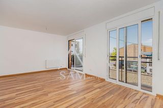 Etagenwohnung in Albesa. Amplio piso listo para entrar a vivir en albesa!