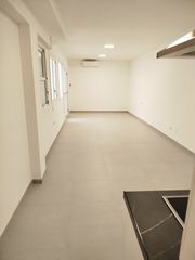 Lloguer Oficina  Carrer pere d'alcàntara penya. Oficina-estudio en palma centro, con zona de descanso