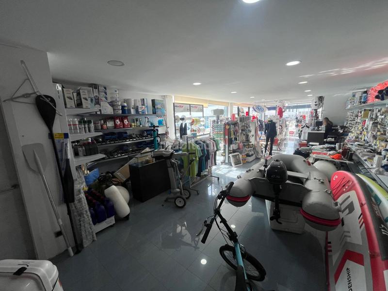 Foto e01cf35d-5706-416b-b35d-87d8e318376f. Geschäftsraum in les botigues de Sitges Sitges