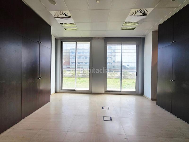 Foto ffc3cf01-9e46-4e15-9ed7-7d672cfad3d1. Location bureau avec chauffage dans Sant Cosme-La Granja Prat de Llobregat (El)