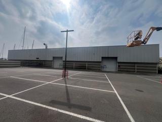 Lloguer Nau industrial a Les Botigues de Sitges. Oportunidad única! naves industriales junto al mar